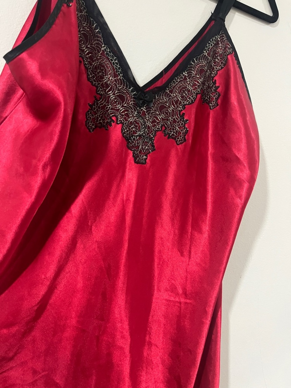 Oscar de la Renta Vintage Red Satin Chemise with Black Lace - Picture 7 of 9